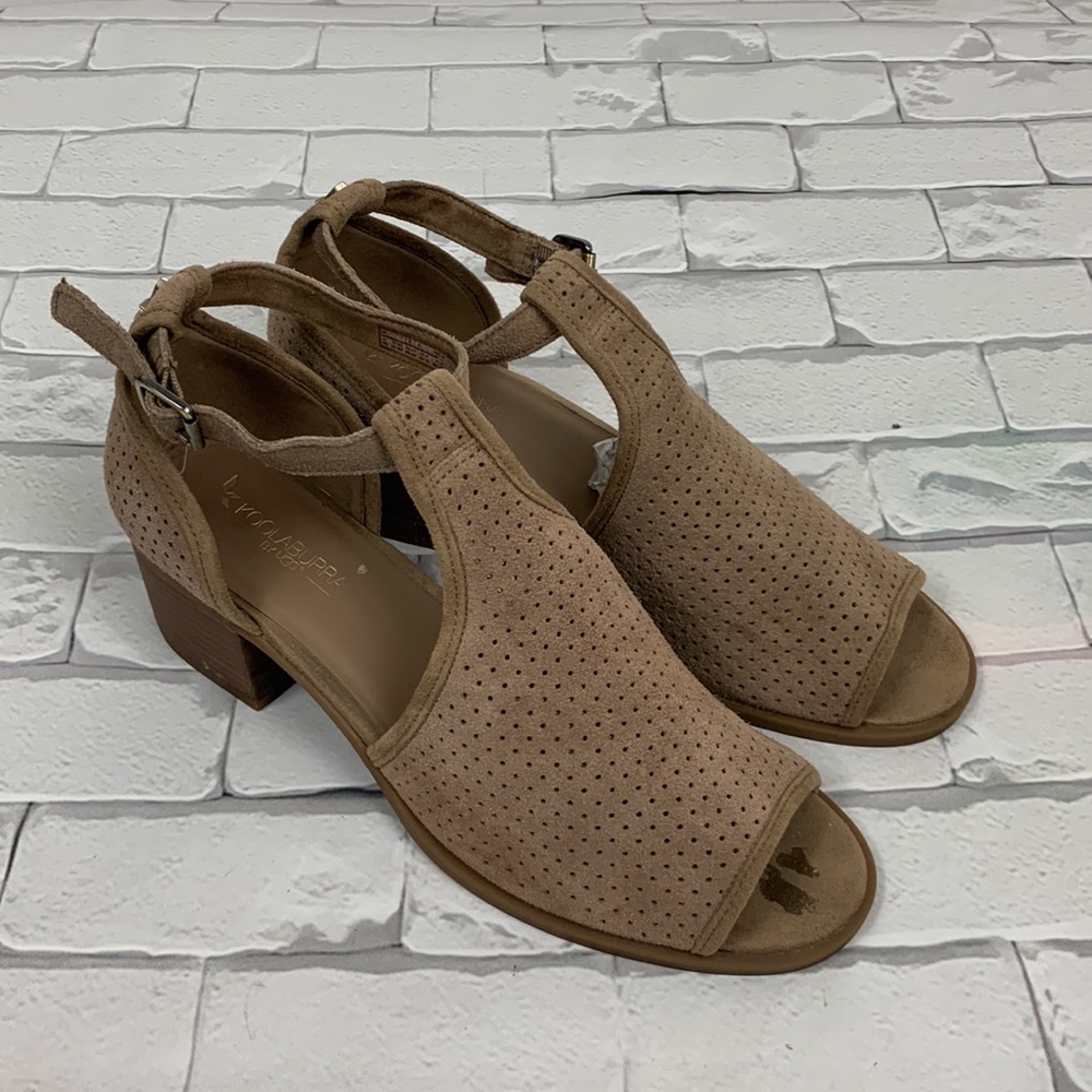 Ugg Koolaburra Leather Sandals. Block heel Size 10 Open toe Strap Tan